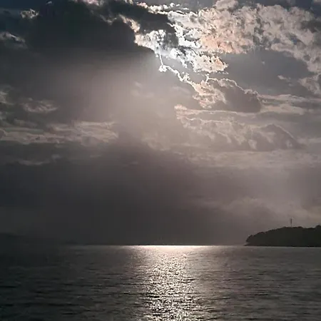 2 - First Sea Row Apartamento *
